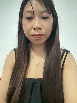 Snapshot of Mayly_lucky2 chatting on May 9, 9:42 pm Mayly lucky2 online show from May 9, 9:42 pm