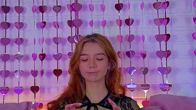 Snapshot of VanessaVienne chatting on February 10, 5:39 pm VanessaVienne online show from February 10, 5:39 pm