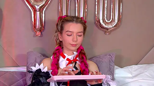 Snapshot of VanessaVienne chatting on February 14, 4:26 pm VanessaVienne online show from February 14, 4:26 pm