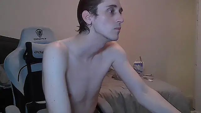 Snapshot of maxryderr chatting on May 23, 5:56 am maxryderr online show from May 23, 5:56 am