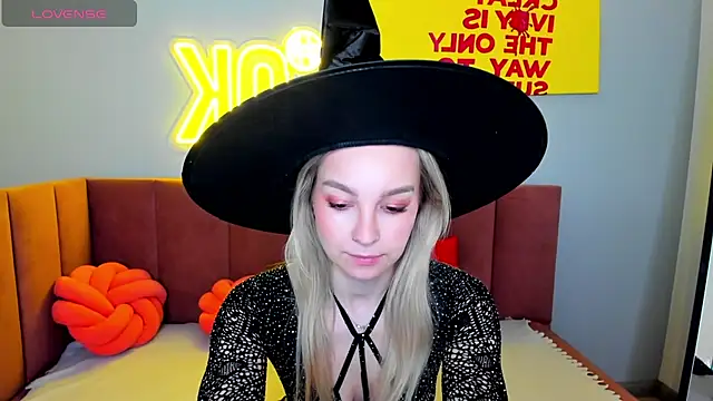 DaisyMellifluous online show from March 13, 1:34 am