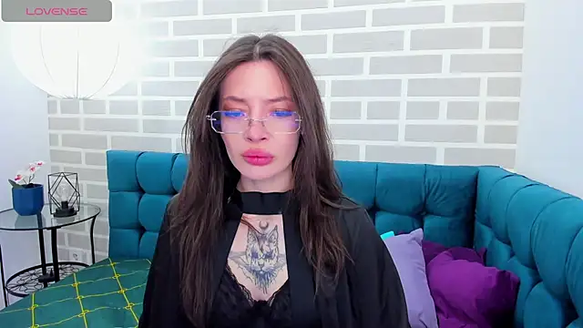 IvyDainty online show from May 18, 1:24 am