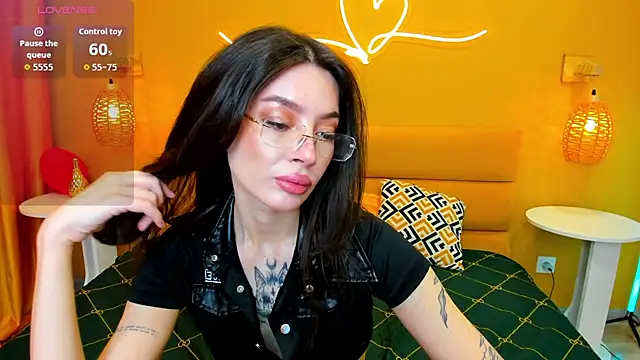 IvyDainty online show from June 18, 1:28 am