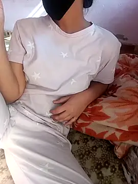 Snapshot of eddy_girl chatting on February 11, 9:14 am eddy girl online show from February 11, 9:14 am