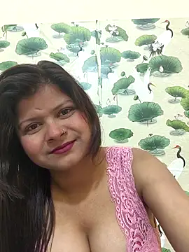 Attractive Queen  online show from February 17, 4:42 am