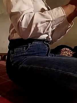 Snapshot of hoahong2 chatting on March 2, 10:11 am hoahong2 online show from March 2, 10:11 am