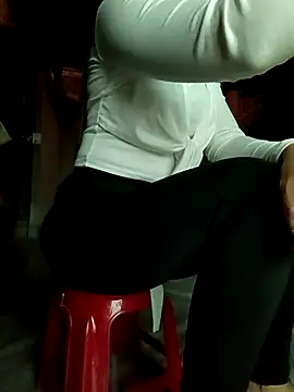 Snapshot of hoahong2 chatting on March 5, 2:07 am hoahong2 online show from March 5, 2:07 am