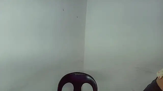 Massivecockfiona online show from January 19, 5:33 am