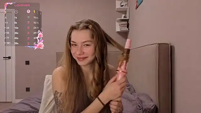 LindyUnderkoffler online show from February 21, 8:10 pm