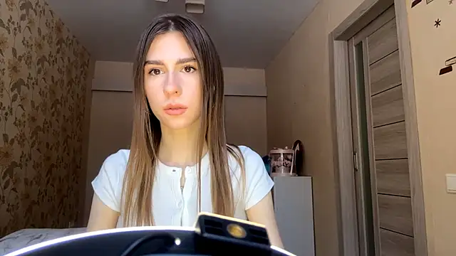 ElsieKuhlmann online show from January 11, 8:08 am