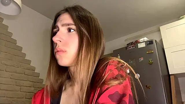 ElsieKuhlmann online show from February 19, 5:14 am