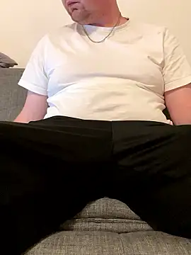 Snapshot of Fat__Slut chatting on January 12, 5:18 pm Fat Slut online show from January 12, 5:18 pm