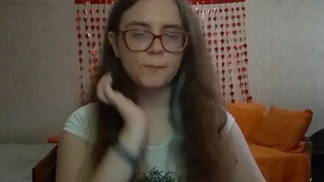 Snapshot of Miyabeee chatting on July 23, 3:21 pm Miyabeee online show from July 23, 3:21 pm