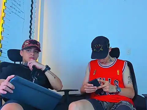 Thomas-Wil online show from February 3, 2:53 am