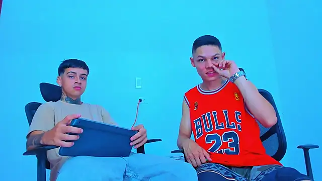 Thomas-Wil online show from May 10, 2:11 pm