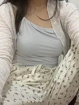 Linhtruong   online show from January 10, 6:31 pm