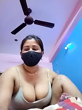 pinkihot23 online show from March 13, 7:04 am