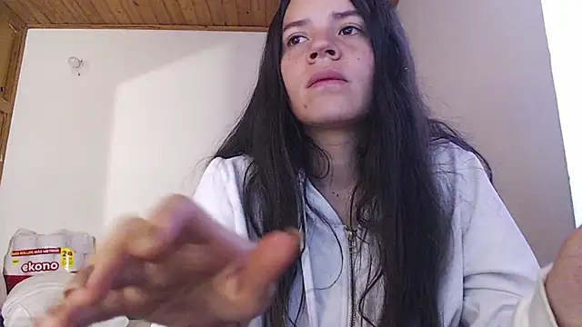 Snapshot of Shanel_Lozano chatting on June 12, 3:33 pm Shanel Lozano online show from June 12, 3:33 pm