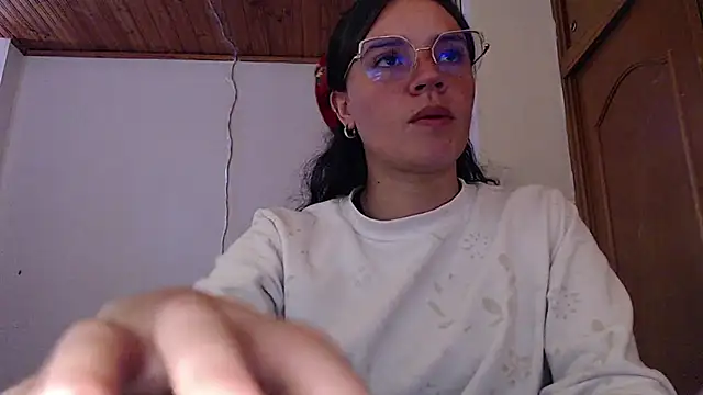 Shanel Lozano online show from August 5, 6:33 pm