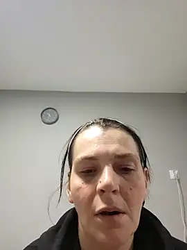 Snapshot of roksa2026 chatting on May 5, 8:33 am roksa2026 online show from May 5, 8:33 am