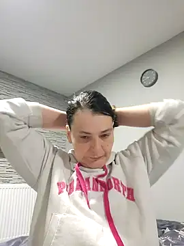 Snapshot of roksa2026 chatting on May 7, 6:52 am roksa2026 online show from May 7, 6:52 am