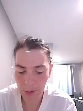 Snapshot of roksa2026 chatting on June 20, 9:23 am roksa2026 online show from June 20, 9:23 am