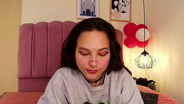 Hanabie  online show from February 28, 3:18 am