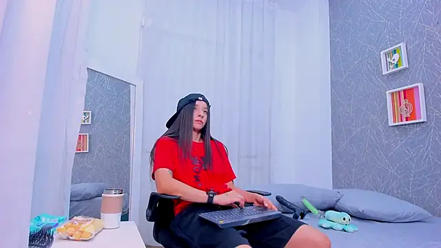 ViictoriiaSaenz online show from March 18, 9:40 pm