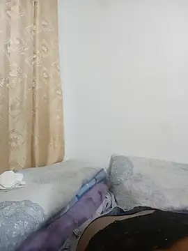 Snapshot of CreamyCupCake_96 chatting on July 13, 5:10 am CreamyCupCake 96 online show from July 13, 5:10 am