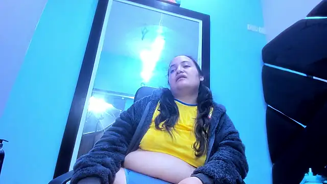 MiaRouss69 online show from April 30, 5:36 am
