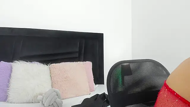 Naugthy Sara online show from February 12, 7:09 pm