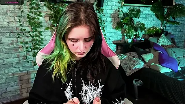 RubyMyst online show from March 8, 8:45 pm