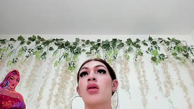 Snapshot of lizz_lunna chatting on May 29, 9:57 pm lizz lunna online show from May 29, 9:57 pm