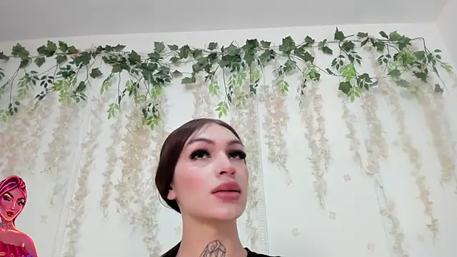 Snapshot of lizz_lunna chatting on June 2, 8:33 pm lizz lunna online show from June 2, 8:33 pm