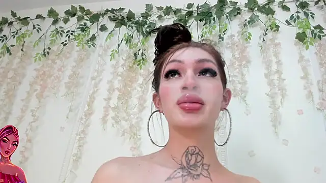 Snapshot of lizz_lunna chatting on June 3, 8:47 pm lizz lunna online show from June 3, 8:47 pm