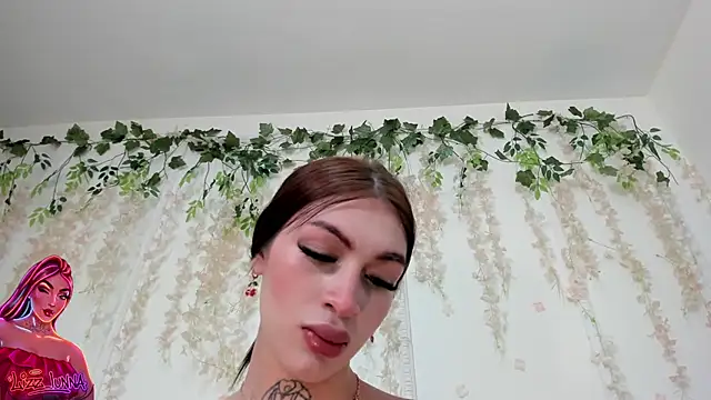 Snapshot of lizz_lunna chatting on June 17, 8:21 pm lizz lunna online show from June 17, 8:21 pm