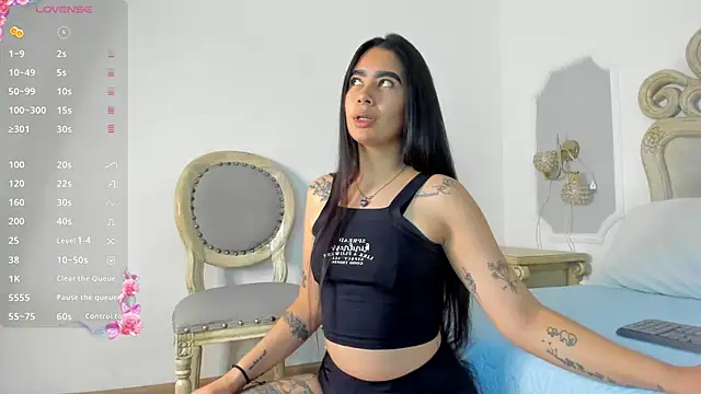 paulina lux online show from April 26, 1:53 pm