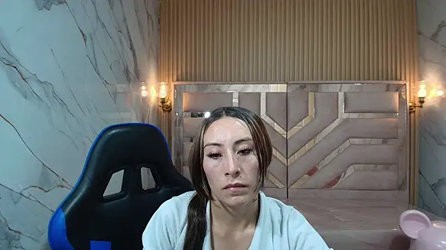 katalina r  online show from May 1, 8:13 pm
