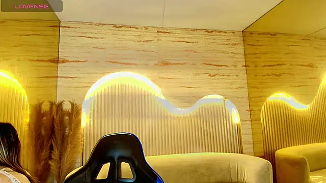 katalina r  online show from June 11, 8:07 pm