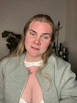 SexyBlondJoanna online show from February 23, 7:55 pm