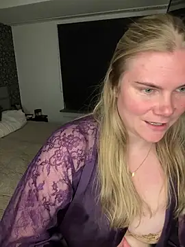 SexyBlondJoanna online show from March 1, 6:21 pm