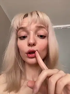 aka Blonde online show from June 20, 10:51 am