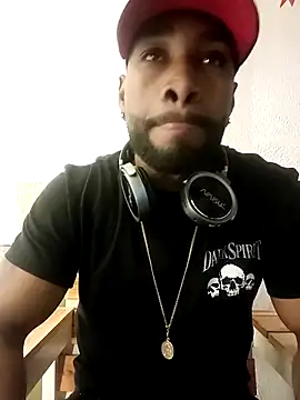 Snapshot of Dante_Knox chatting on May 7, 1:55 am Dante Knox online show from May 7, 1:55 am