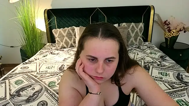 MikaFoxy online show from April 27, 6:11 am