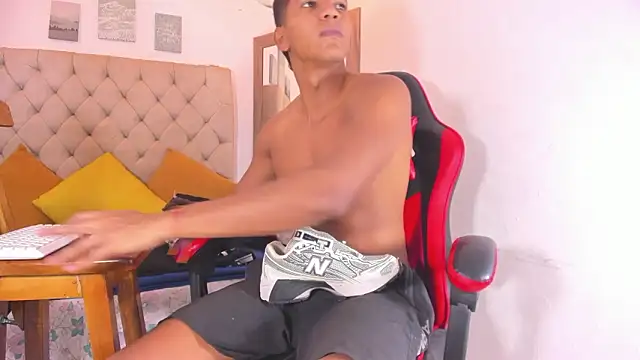 noah sthone online show from March 15, 4:18 am