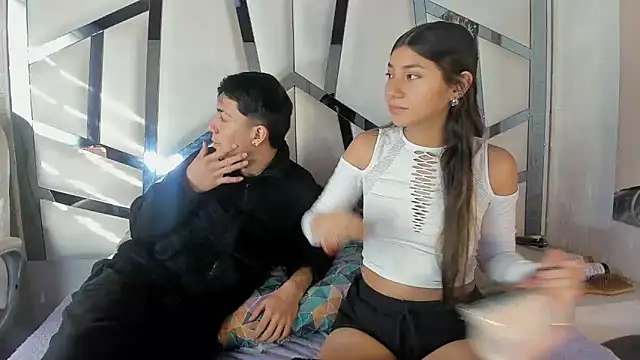 ScarlettAndLucas online show from February 11, 12:32 pm