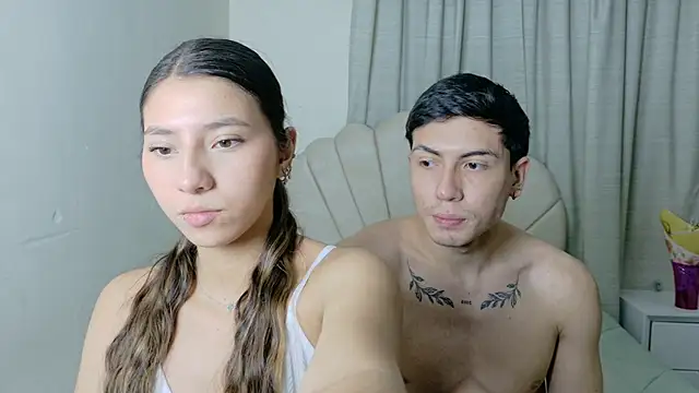 Snapshot of ScarlettAndLucas chatting on May 27, 2:30 am ScarlettAndLucas online show from May 27, 2:30 am