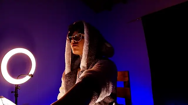 Canela Osada  online show from April 25, 3:31 am