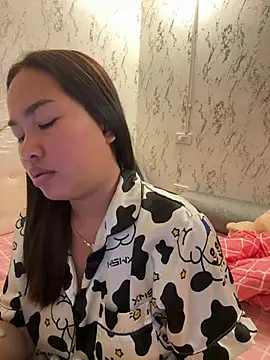 Ponthip online show from June 26, 1:04 pm