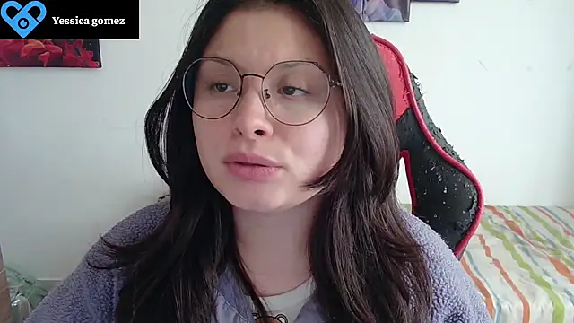 Snapshot of yessica_gomez01 chatting on July 14, 8:25 pm yessica gomez01 online show from July 14, 8:25 pm
